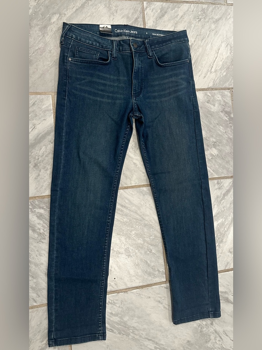 NWT Calvin Klein Womens Slim Boyfriend Jeans Size 6 US (32Wx28L)